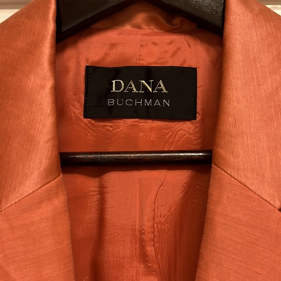 Dana Buchman silk suit and matching satin top - Picture 2 of 6
